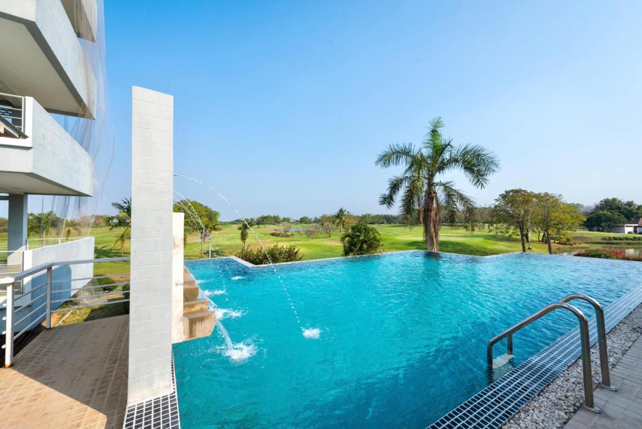 Uniland Golf & Resort Nakhon Pathom Eksteriør billede
