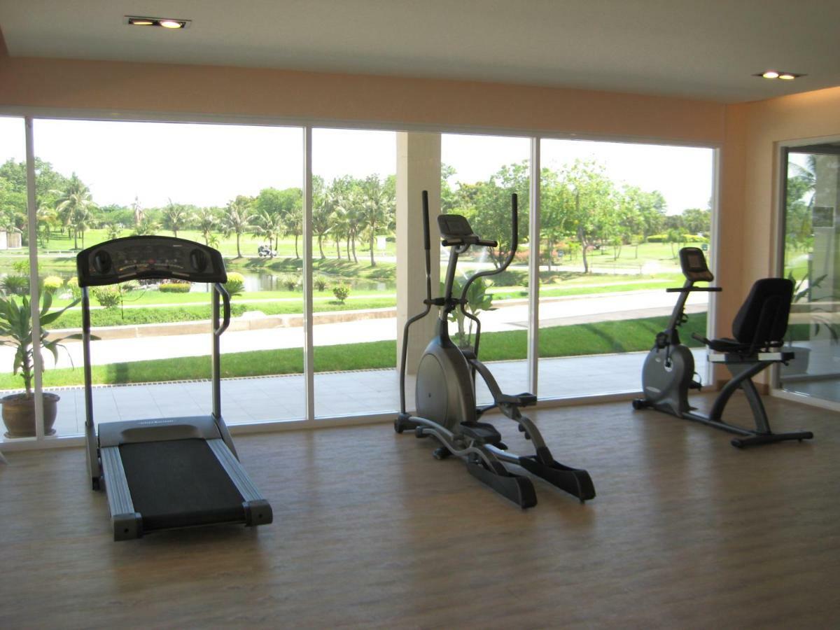 Uniland Golf & Resort Nakhon Pathom Eksteriør billede